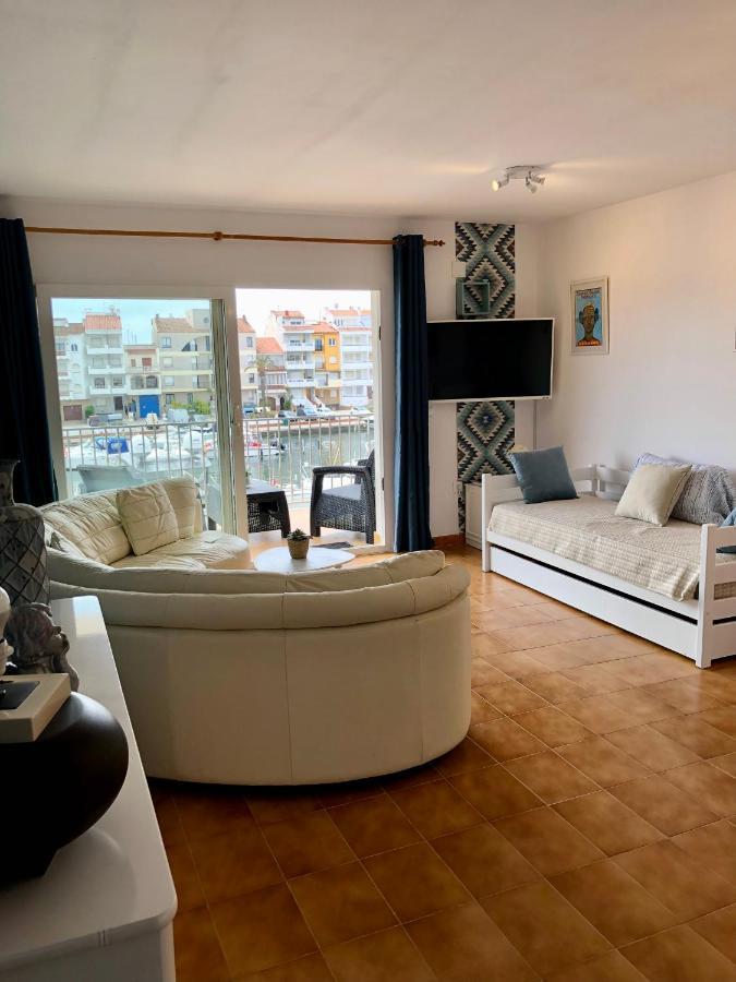 Appartement 80 M2,Port Rhodes D-2 Chambres, Terrasse Panoramique, Vue Sur Le Canal Principal D'艾姆布里亚布拉瓦 外观 照片