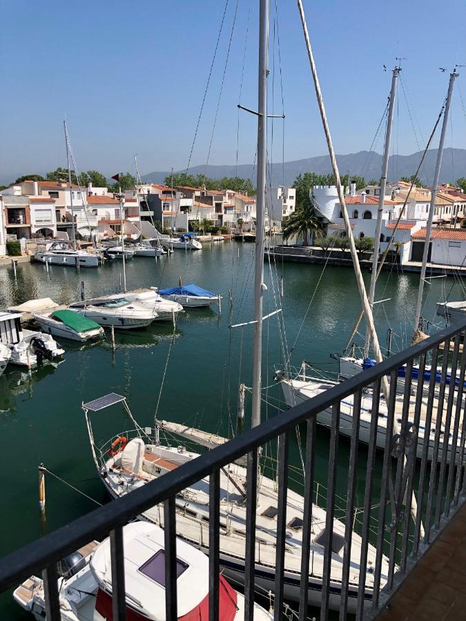 Appartement 80 M2,Port Rhodes D-2 Chambres, Terrasse Panoramique, Vue Sur Le Canal Principal D'艾姆布里亚布拉瓦 外观 照片